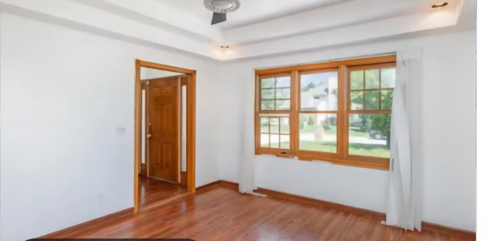 Building Photo - 5261 Oakbrook Dr