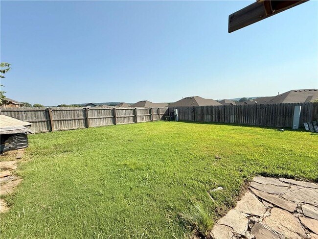 Building Photo - 1140 Willow Oak