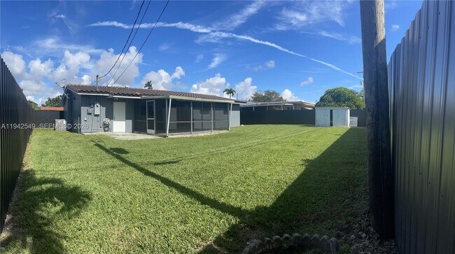 Building Photo - 11080 SW 62nd Terrace