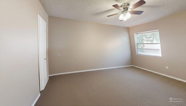 Building Photo - 1303 Wales Dr