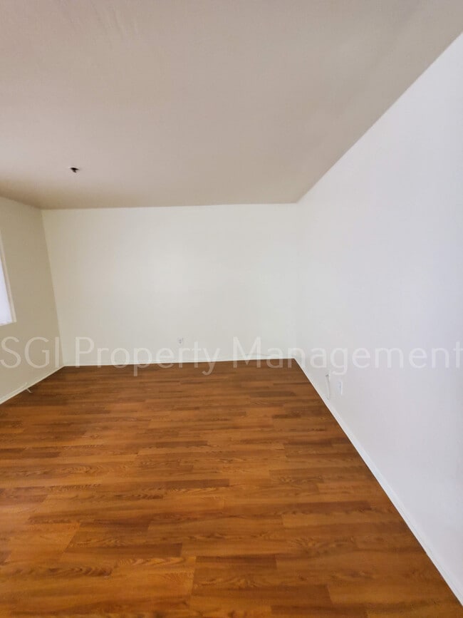 Building Photo - 12123 W Bell Rd