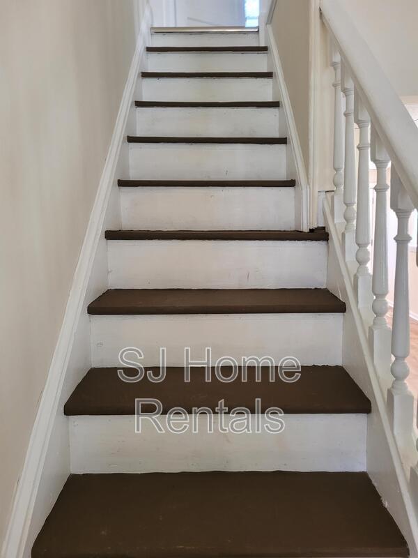 Building Photo - 302 Delaware Ave