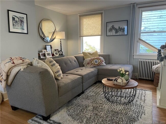 Building Photo - 112 Thames St