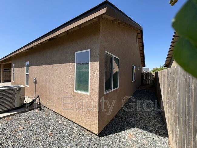Building Photo - 30910 Jackrabbit St
