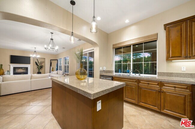 Building Photo - 61 Via Santo Tomas Dr