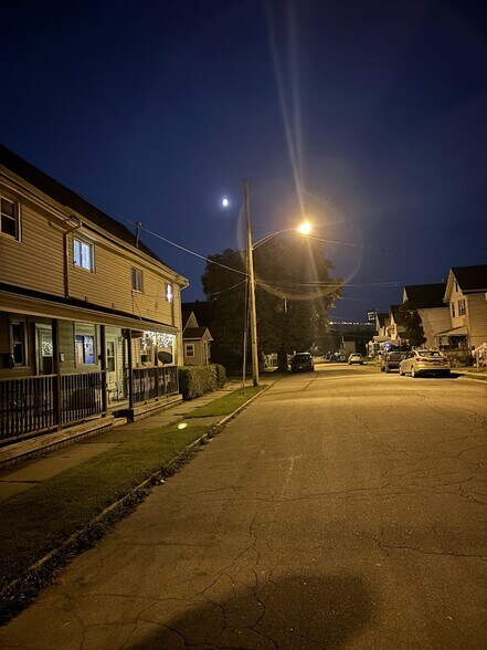 Building Photo - 201 Mackinaw St