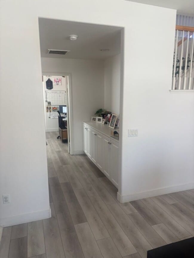 Building Photo - Beautiful Two-Story Residence in Desirable...
