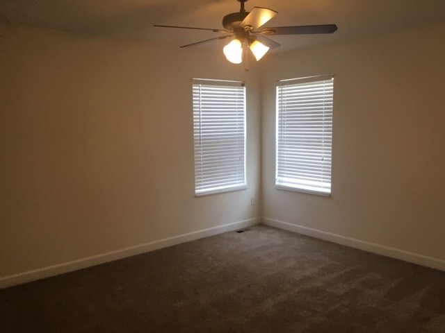 Building Photo - 1130 Mastell Dr