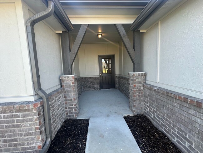 Building Photo - New - 4 bedroom in Bixby - Gated Community with SWIMMING POOL