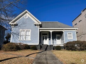 Building Photo - Spacious One Bedroom Apartment Near Mercer...