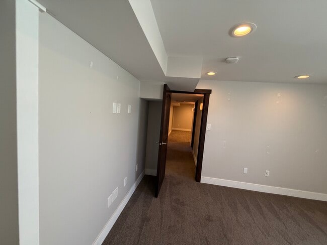 Building Photo - 8060 830 E