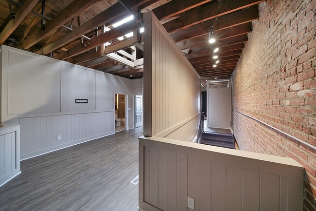 Building Photo - Uptown Gastonia Loft