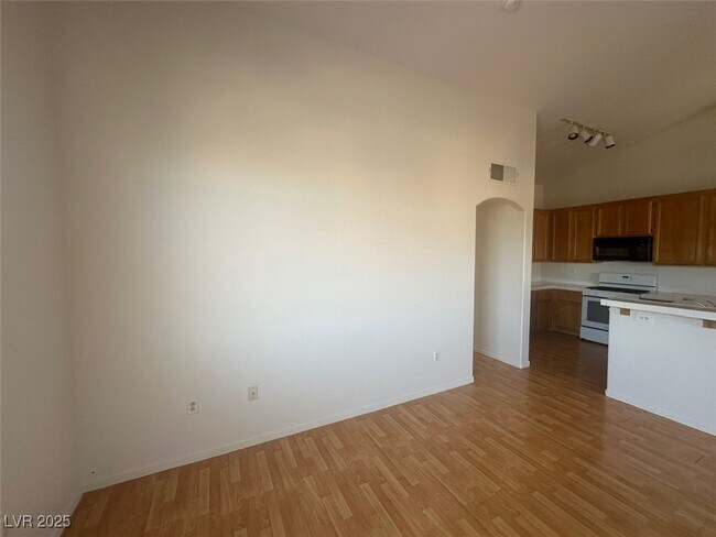 Building Photo - 75 N Valle Verde Dr