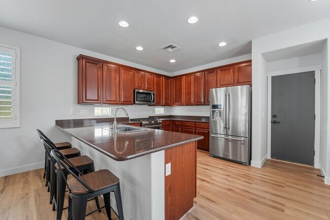 Building Photo - 16054 W Shangri La Rd