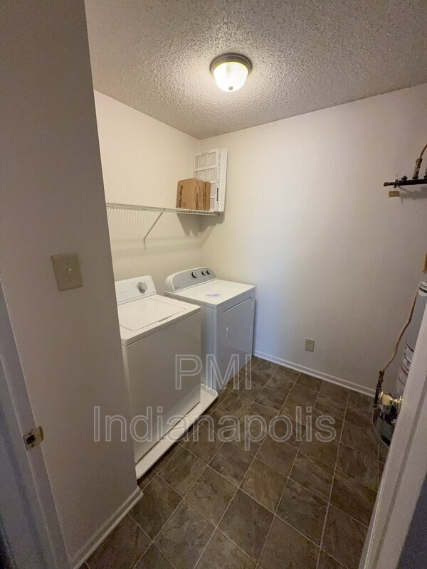 Building Photo - 12120 E 141st St
