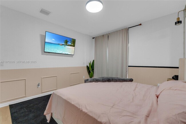 Building Photo - 3529 NW 29th Pl