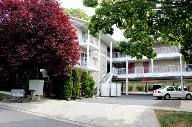 Primary Photo - 822 NE A St
