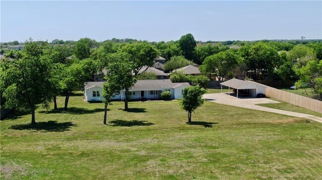 Building Photo - 211 Tate Ln