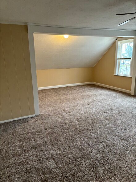 Building Photo - 72 Hoover St