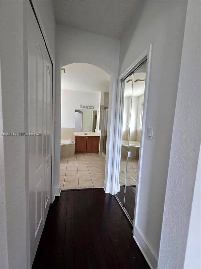 Building Photo - 8402 NW 114th Path