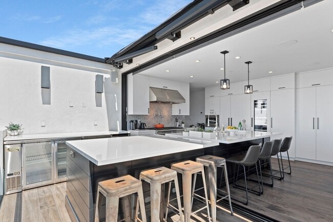 Building Photo - Recently Built, Fully Furnished, Custom Home w/ Amazing Indoor/Outdoor Living Space, Perched Abov...