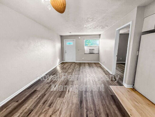 Building Photo - 3744 Estelle Ave