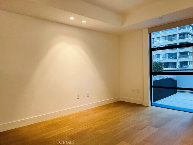 Building Photo - 10777 Wilshire Blvd
