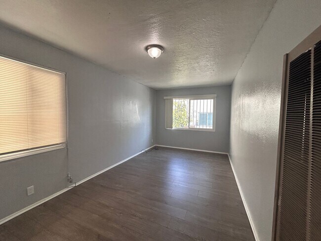 Building Photo - 1434 W 145th St