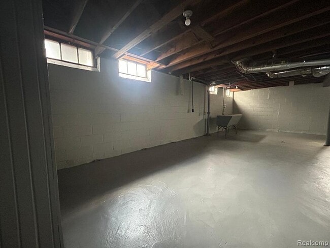 Building Photo - 19710 Moross Rd