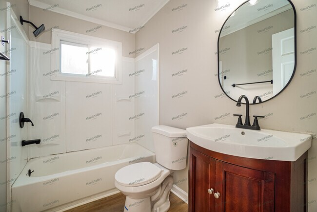 Building Photo - 2909 Gentry Ln