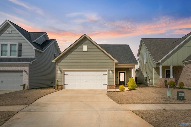 Building Photo - 1013 Highgrove Hts NW