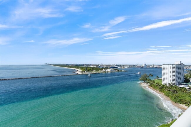 Building Photo - 2200 S Ocean Ln