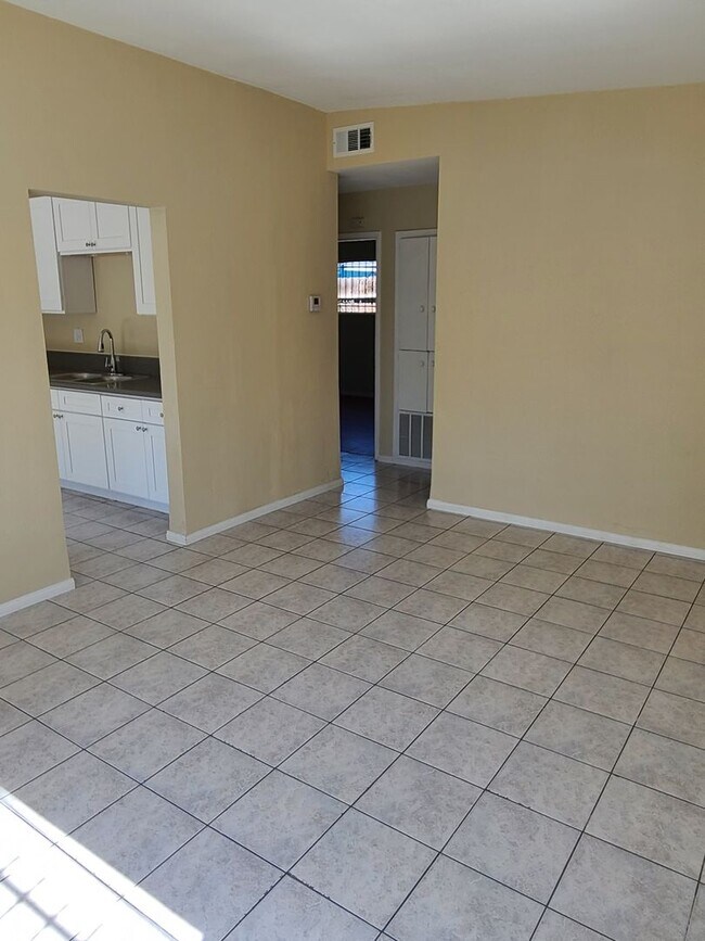 Building Photo - Bennett#2