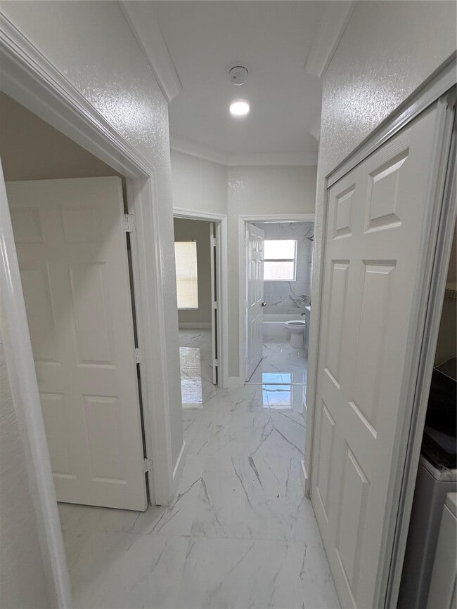 Building Photo - 5473 NW 90th Ave