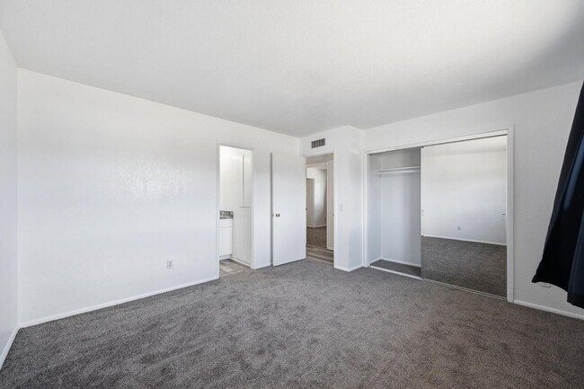 Building Photo - 124 E Minton Dr