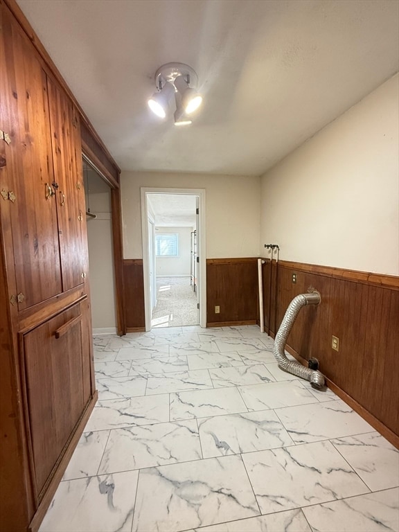 Building Photo - 33 N Sullivan Rd