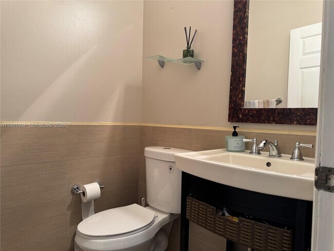 Building Photo - 1137 Croton Ct