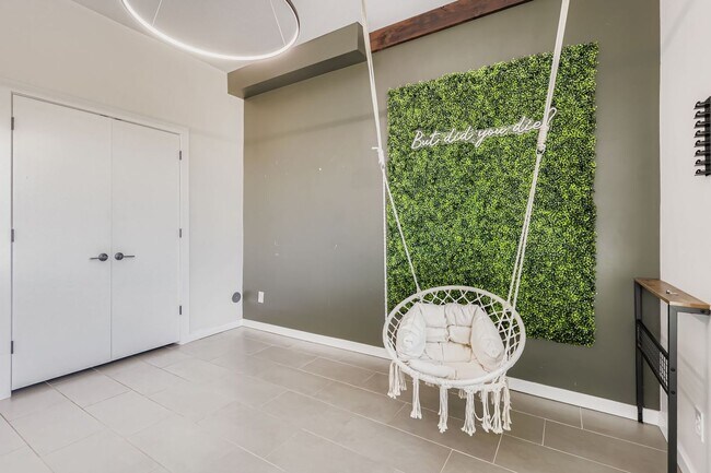 Building Photo - Modern 2bed/2 Bath in the Heart of Denver!