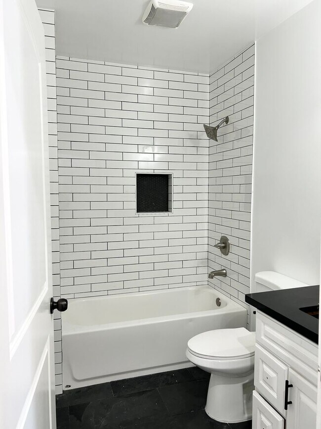 Building Photo - 10603 S Osage Ave