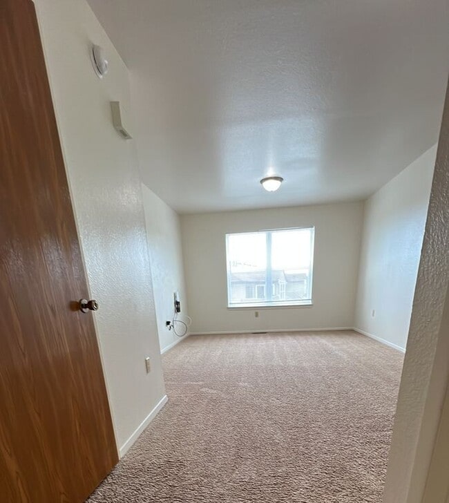 Building Photo - 1153 Dakota Dr