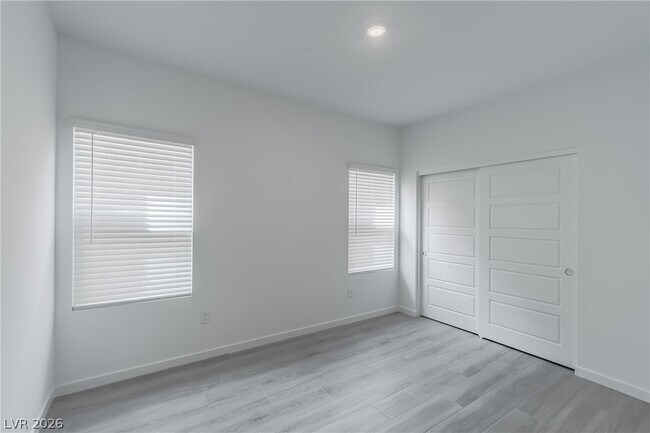 Building Photo - 9952 Oliver Hls Ave