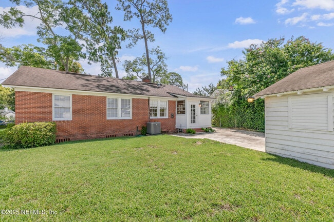 Building Photo - 2238 Southampton Rd