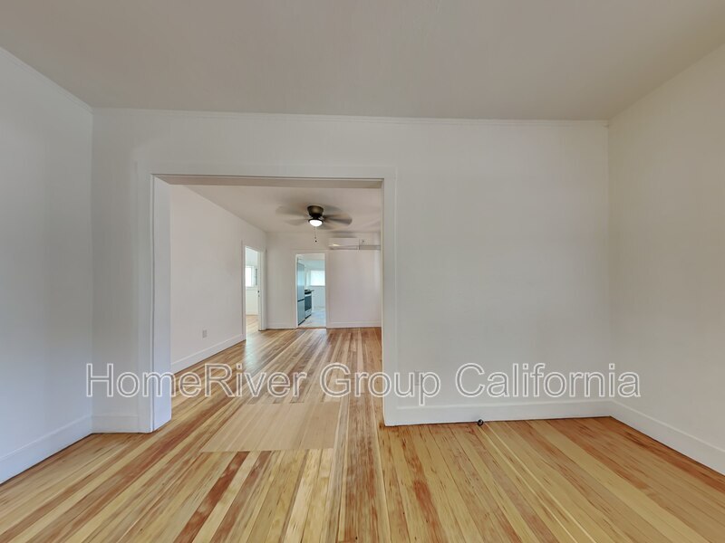 Building Photo - 5024 10th Ave
