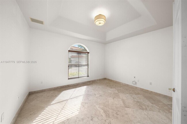 Building Photo - 1500 Shoreline Way