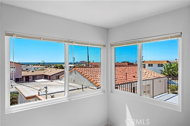 Building Photo - 223 Avenida Victoria