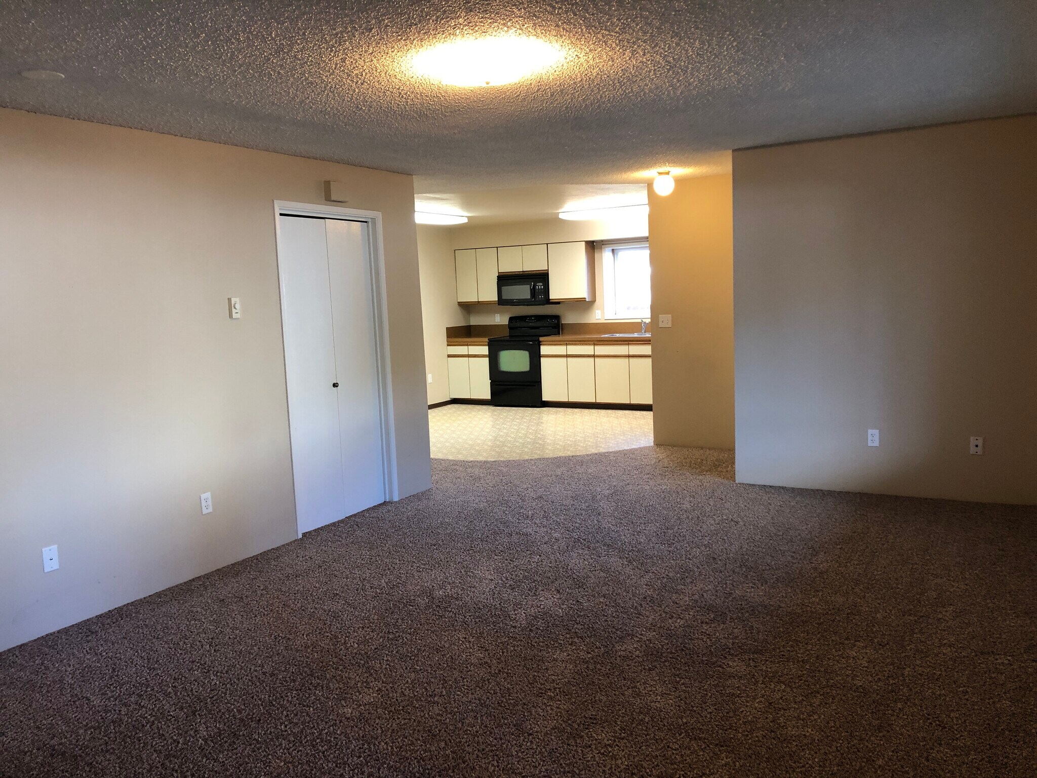 Building Photo - 1804 N Oak St