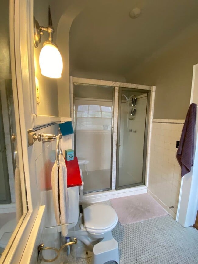 Building Photo - Second floor original guestroom of 1902 Ma...
