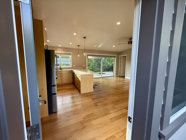 Building Photo - Beautiful Two Bedroom/Two Bathroom Home with Large Yard