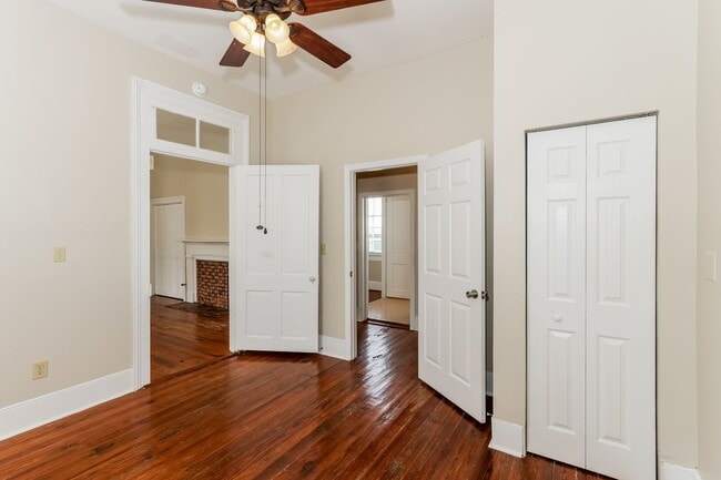 Building Photo - Modern 2-Bedroom Apartment in Historic Maz...