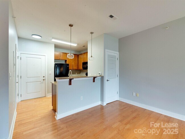 Building Photo - 630 Calvert St